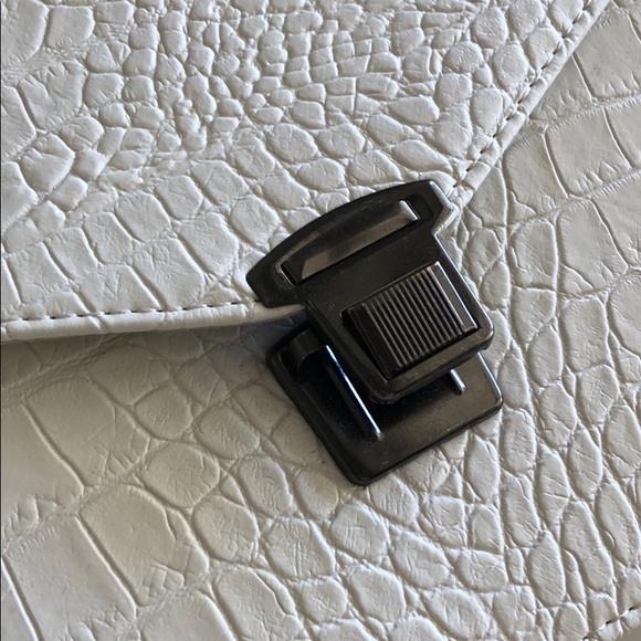 White snakeskin style crossbody bag purse - Picture 5 of 6